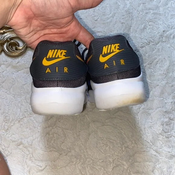 Gray Nike Air Sneakers - Picture 5 of 7